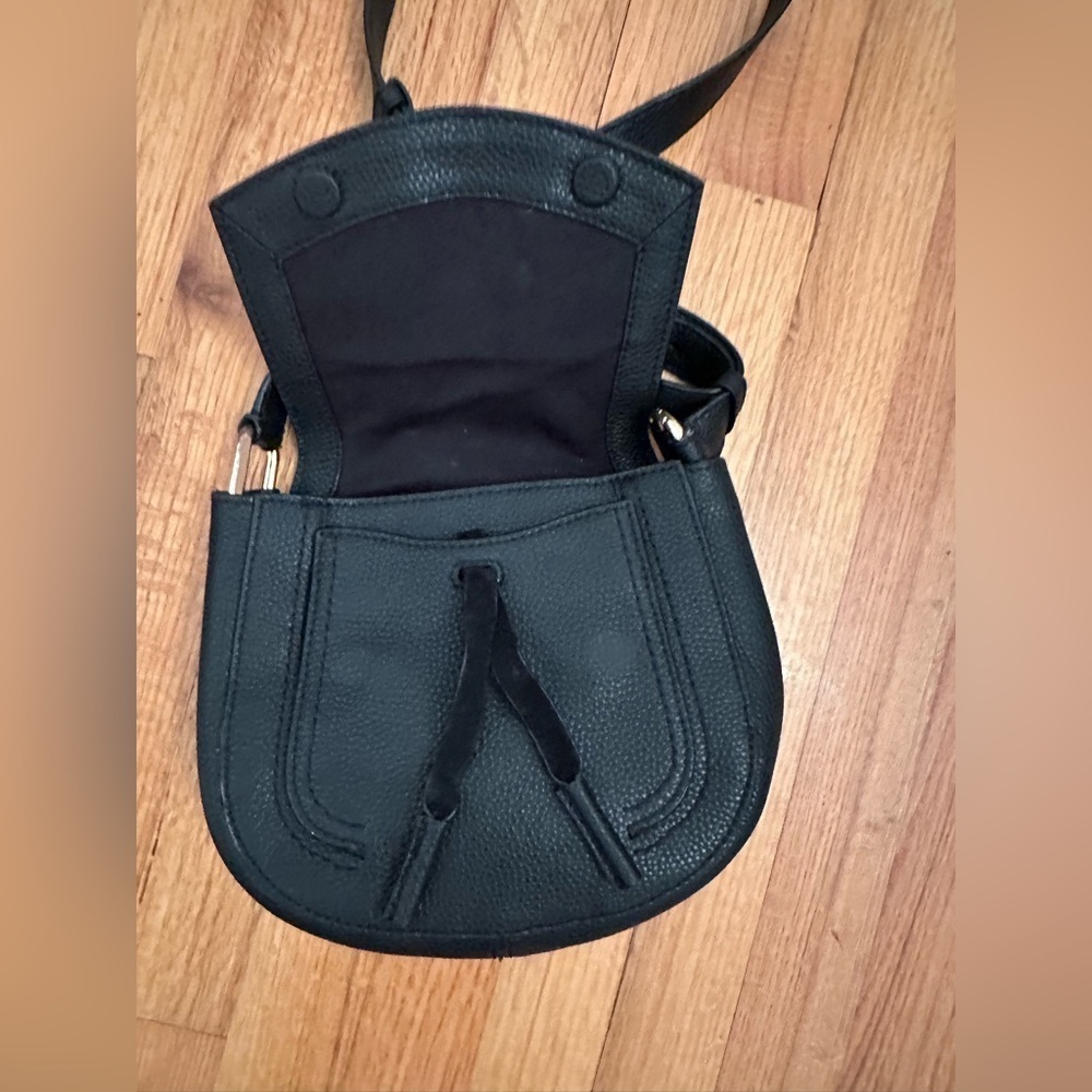 MARC JACOBS
Textured Leather Crossbody Saddle Bag - Picture 7 of 11